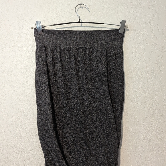 Lululemon athletica Bliss grey skirt - Picture 5 of 6